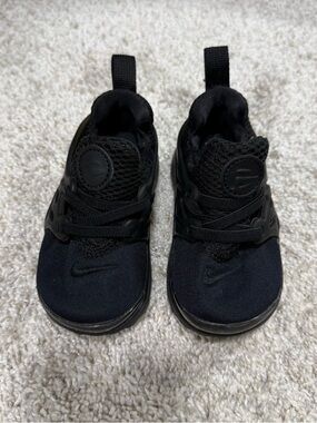 Nike Kids All-Black Slip-On Sneakers